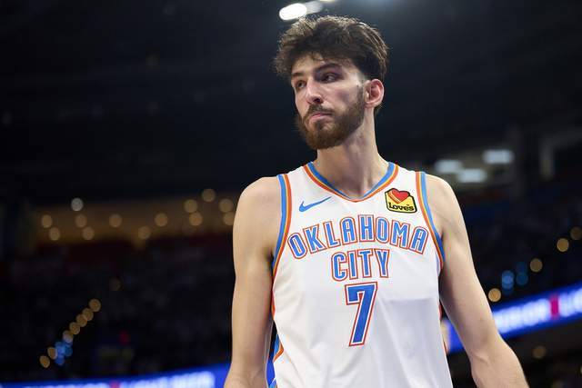 沃特斯末节超神21分周琦伤退 广东送广州5连败